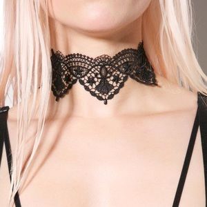 Free w/purchase🌻Black/White lace choker necklaces